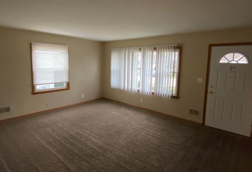 1006 109, Milwaukee WI 53214-2307 exterior