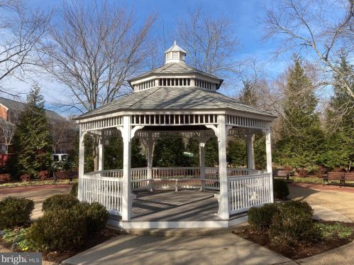 6622 Boulevard Vw, Alexandria VA  22307-6644 exterior