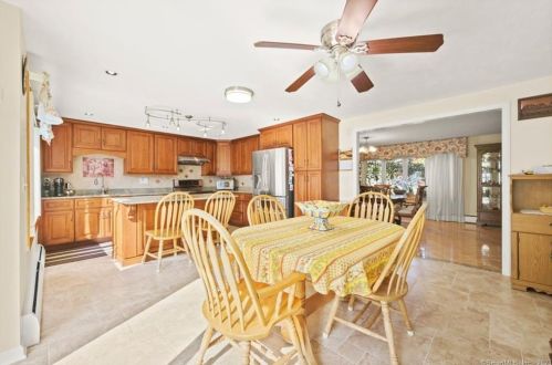 130 Mtn Rd, Seymour CT 06483-2039 exterior