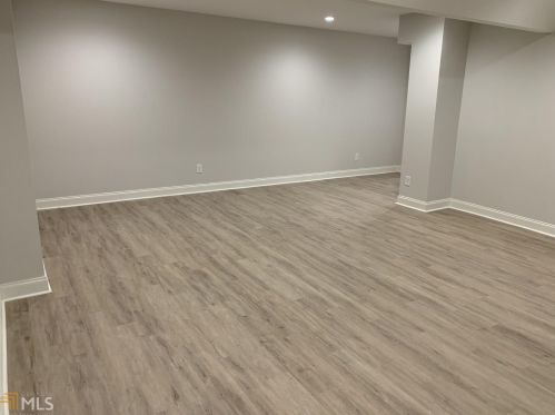 2565 Hawthorne Dr, Atlanta GA 30345-2039 exterior