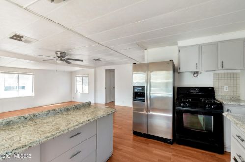 4611 Camino Feliz, Tucson AZ  85705-1328 exterior