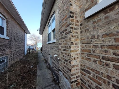 1449 Parkside Ave, Chicago IL 60651-1154 exterior