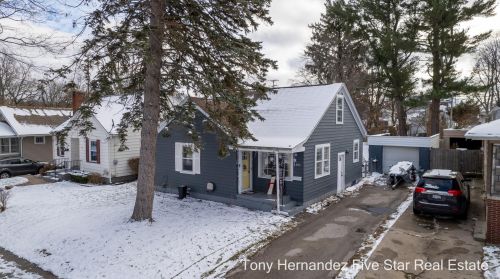 977 Southern Ave, Meskegon MI  49441-2236 exterior