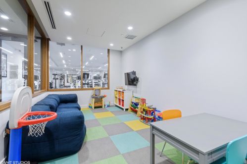 540 Webster Ave, Chicago IL 60614 exterior