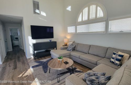 114 Westmont Ave, Lavallette NJ 08735-2042 exterior