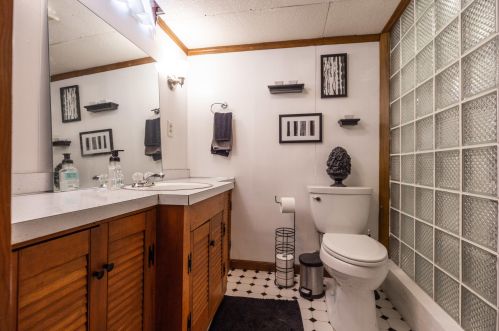 1302 Tripoli Ave, Milwaukee WI 53207-4030 exterior