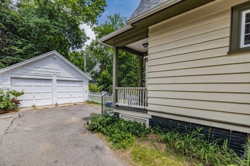 80 Roseland Ter, Springfield MA  01106-1128 exterior