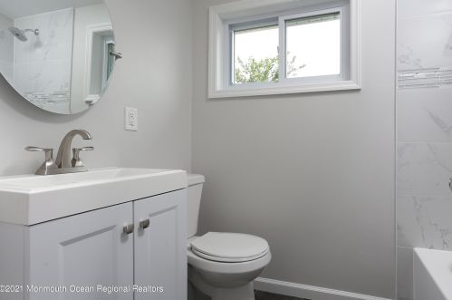 16 Carole Pl, Old Bridge NJ  08857-2502 exterior