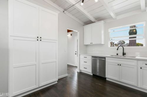 974 Orange Dr, Oxnard CA  93036-1834 exterior