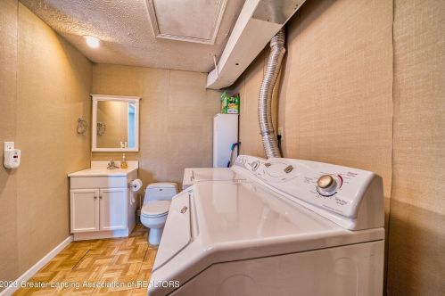 2444 Burcham Dr, East Lansing MI 48823-7246 exterior