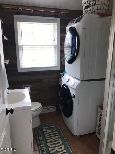 2102 Monte Ave, Meskegon MI 49444-4524 exterior