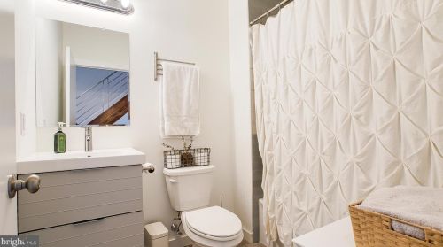 1423 Bouvier St, Philadelphia PA 19132-3815 exterior