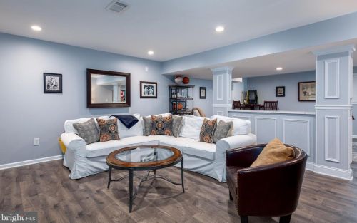 44 Martin Ln, Trenton NJ 08619-1171 exterior