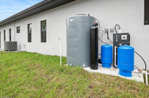 3421 16 Ave, Naples FL 34117-2244 exterior