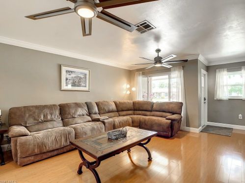 4039 Mohawk Pl, Naples FL 34112-6748 exterior