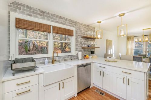 1056 Country Ln, Atlanta GA 30324-4519 exterior