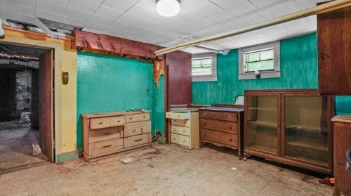 166 Adelaide Ave, Providence RI 02907-1833 exterior