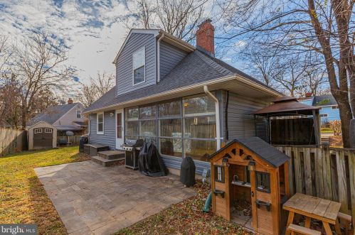 13203 Midway Ave, Rockville MD 20851-1812 exterior