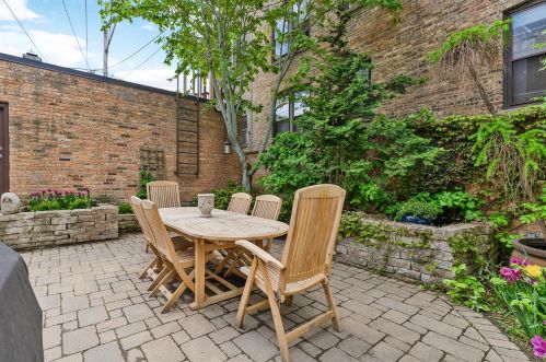 541 Arlington Pl, Chicago IL 60614-5916 exterior