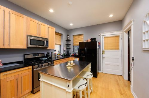 3220 Un Ave, Chicago IL 60616-4776 exterior