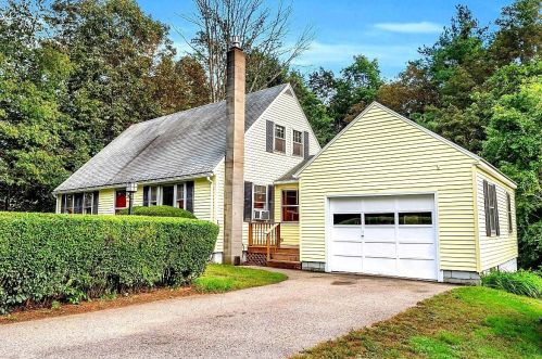 52 Cataract Ave, Dover, NH 03820-4304