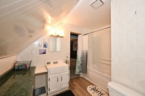 3269 Bartlett Ave, Milwaukee WI  53211-3022 exterior