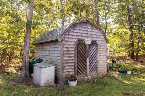 15 Mary Rd, Eastham MA 02642-2927 exterior