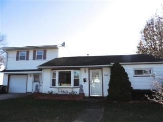 902 Coolidge Ave, Pekin, IL 61554-1502