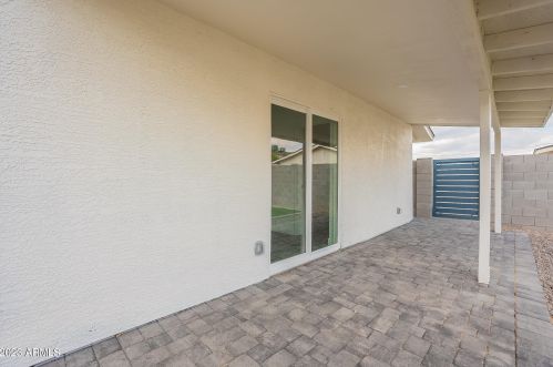 5039 18 Ave, Phoenix AZ 85015-6121 exterior