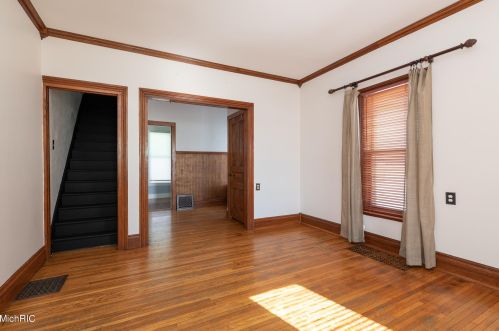 1104 Hoffman St, Three Rivers MI 49093-1017 exterior