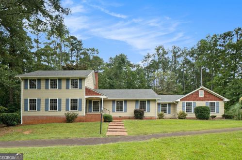 4995 Greentree Trl, Atlanta, GA 30349-1779