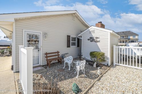 807 Bowline Dr, Lacey NJ 08731-3006 exterior