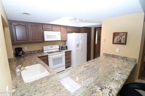 5602 Camino Del Sol, Tucson, AZ 85718-4406