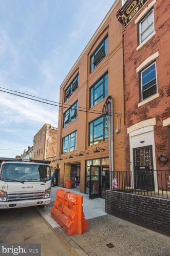 1205 15th St, Philadelphia PA  19146-3116 exterior
