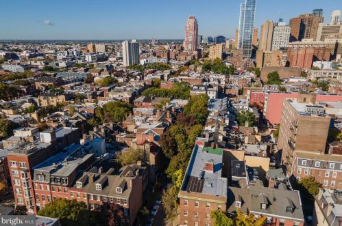 1016 Clinton St, Philadelphia PA 19107-6017 exterior