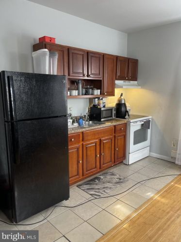 2126 16 St, Philadelphia PA 19121-1641 exterior