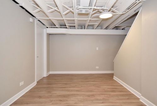 913 Fairfield Ave, Elmhurst IL 60126-3810 exterior