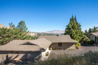 1729 Canyon Crest Dr, Wenatchee, WA 98801-2345