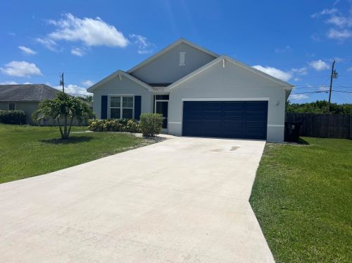 110 Ridgecrest Dr, Fort Pierce, FL 34953-5449
