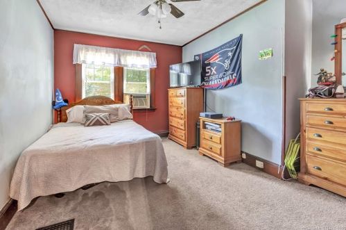 448 New Haven Ave, Derby CT 06418-2518 exterior