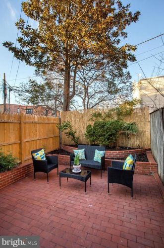 418 Capitol St, Washington DC  20003-4012 exterior