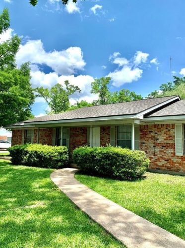 3281 Old Houston Rd, Huntsville, TX 77340-7118