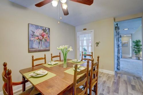 825 Riv Dr, Tampa FL 33617-7864 exterior