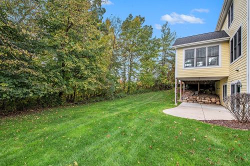 4412 Whitewood Farms Dr, Grand Rapids MI exterior