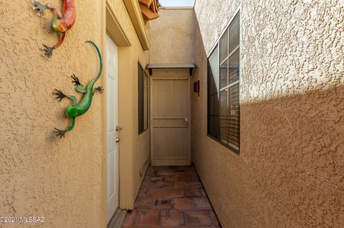 8428 Agape Dr, Tucson, AZ 85715-5439