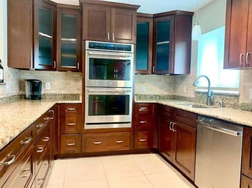 109 Sagamore Ter, Fort Pierce FL 34983-1287 exterior