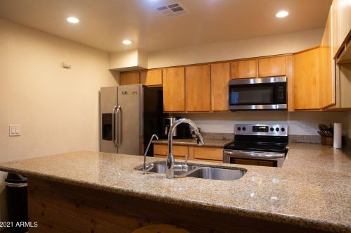 1818 50 Dr, Phoenix AZ 85031-1324 exterior