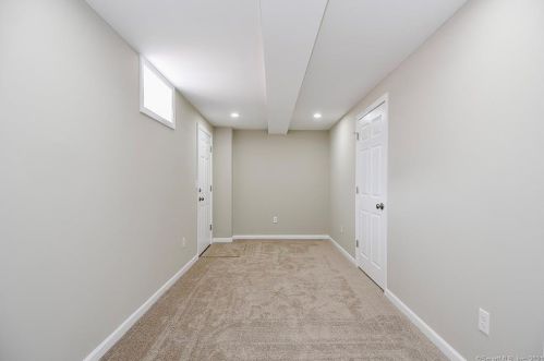 41 Windermere Vlg Rd, Ellington CT exterior