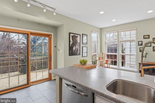 3809 Elbert Ave, Alexandria VA 22305-2042 exterior