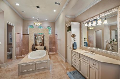 2200 Spg Br Rd, Montgomery TX 77316-2503 exterior